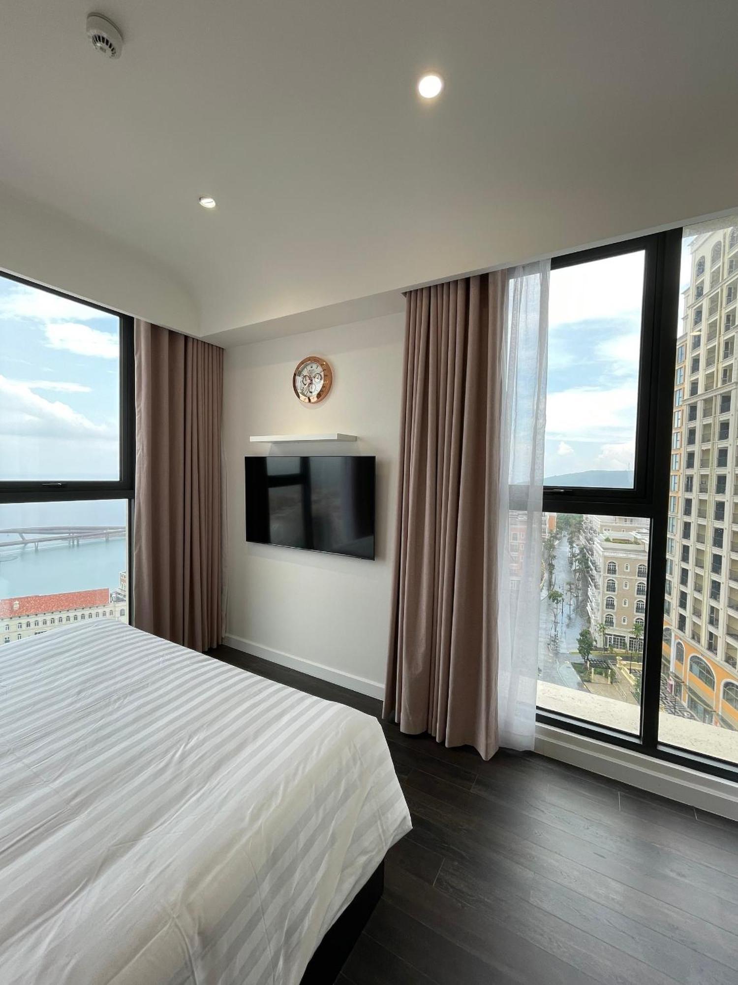 Times Corner Sorrento Boutique Hotel Дуонг-Донг Экстерьер фото